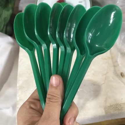 Muỗng nhựa xanh lá 15cm (100 cái/bịch)