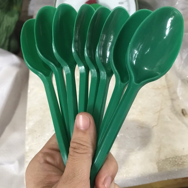 Muỗng nhựa xanh lá 15cm (100 cái/bịch)