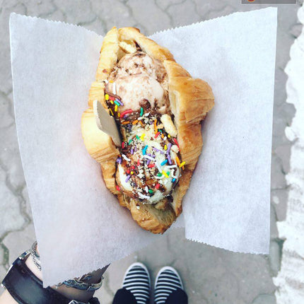 Bánh sừng bò nướng kem tươi oreo croffle (Croffle Ferm.Straight Margarine Croissant 70g with oreo)